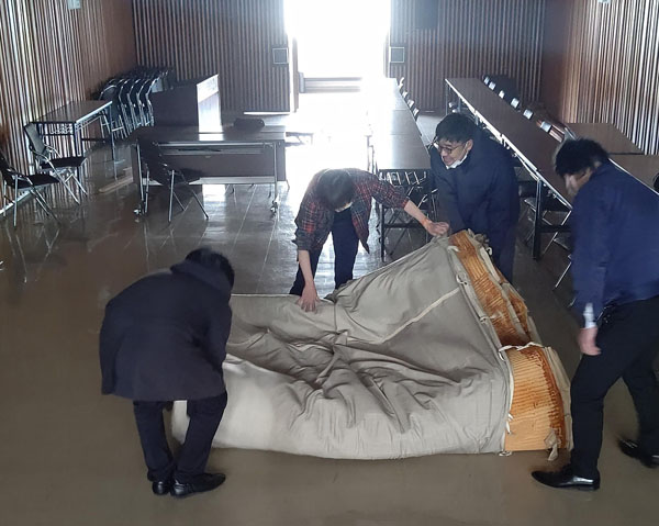 撤去